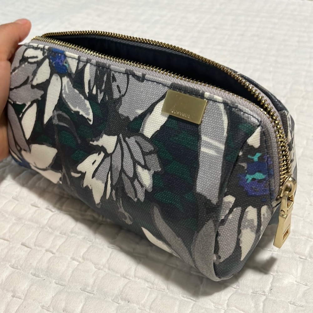 Kestrel makeup bag